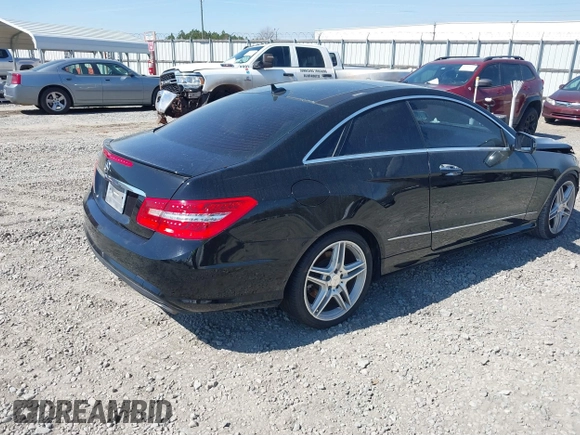 2011 Mercedes-Benz E-Class E 550 with VIN WDDKJ7CB7BF076428, listed as a IAAI auction lot 41785339 with 111,582 mi miles. Bid and sale history available at carsss.com. Image 4.