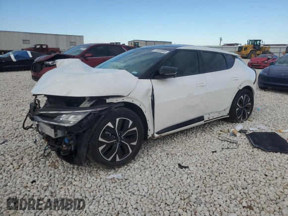 2024 Kia EV6 GT-Line with VIN KNDC44LA5R5162249, listed as a Copart auction lot 41333045 with 8,400 mi miles and Salvage Title. Bid and sale history available at carsss.com. Image 1.