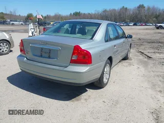 2004 Volvo S80 z VIN YV1TH59HX41360415, wystawiony jako IAAI lot #42133565 z przebiegiem 82 460 mil mil oraz . Historia ofert i sprzedaży dostępna na DreamBid. Obrazek 4.