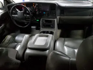 2006 Chevrolet Suburban LS with VIN 1GNFK16Z66J129399, listed as a Copart auction lot 86825424 with 266,164 mi miles and Salvage Title. Bid and sale history available at carsss.com. Image 8.