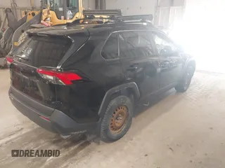 2022 Toyota RAV4 XLE Premium z VIN 2T3A1RFV1NW311285, wystawiony jako IAAI lot #42242488 z przebiegiem 51 678 mil mil oraz . Historia ofert i sprzedaży dostępna na DreamBid. Obrazek 4.
