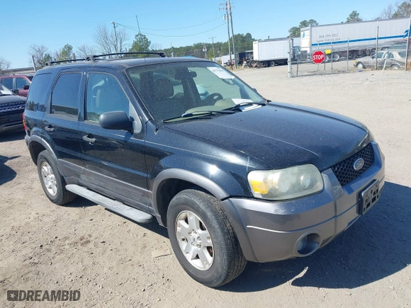 2006 Ford Escape XLT with VIN 1FMCU931X6KB64889, listed as a IAAI auction lot 41779430 with 202,177 mi miles. Bid and sale history available at carsss.com. Image 1.