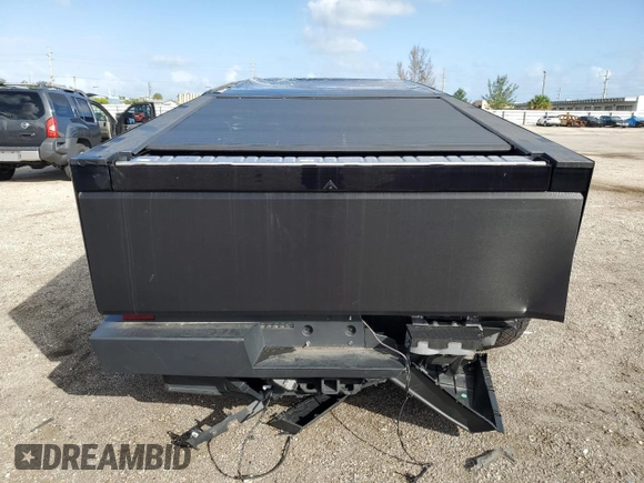 2024 Tesla Cybertruck Cyberbeast z VIN 7G2CEHEE5RA000103, wystawiony jako Copart lot #78871284 z przebiegiem Nie podano mil oraz Czysty tytuł • Clean title. Historia ofert i sprzedaży dostępna na DreamBid. Obrazek 6.