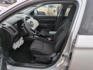 2021 Mitsubishi Outlander ES с VIN JA4ARUAU6MU034715, выставлен на аукционе Copart как лот 55243325 с пробегом 66 811 миль миль и Списание • Salvage title. История ставок и продаж доступна на DreamBid. Изображение 7.