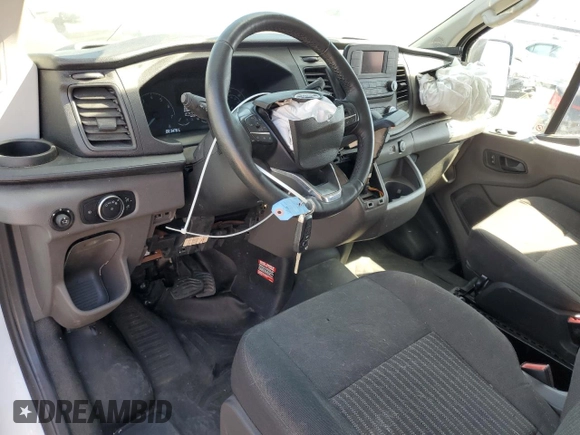 2020 Ford Transit Cargo z VIN 1FTBR1Y86LKB13703, wystawiony jako Copart lot #58082035 z przebiegiem 24 117 mil mil oraz Tytuł czysty. Historia ofert i sprzedaży dostępna na DreamBid. Obrazek 8.