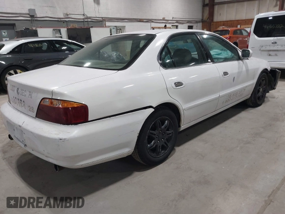 2000 Acura TL with VIN 19UUA5662YA015081, listed as a IAAI auction lot 41639430 with 133,577 mi miles. Bid and sale history available at carsss.com. Image 4.