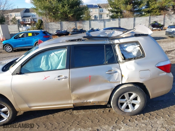 2009 Toyota Highlander with VIN JTEDS41A692084543, listed as a IAAI auction lot 41208295 with 203,620 mi miles. Bid and sale history available at carsss.com. Image 20.