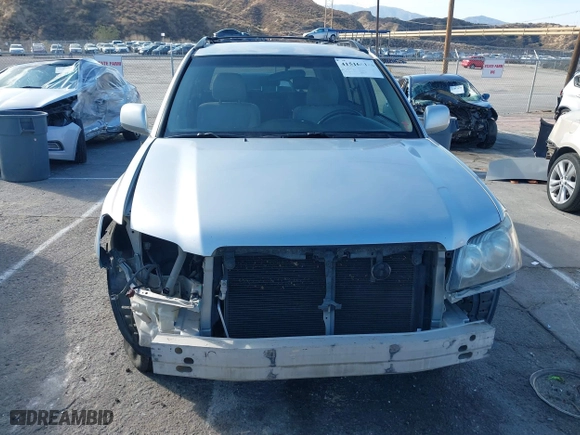 2002 Toyota Highlander with VIN JTEGF21A220061753, listed as a IAAI auction lot 41516614 with 247,169 mi miles. Bid and sale history available at carsss.com. Image 6.