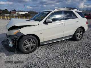 2012 Mercedes-Benz M 350 z VIN 4JGDA5HB4CA001020, wystawiony jako Copart lot #44349605 z przebiegiem 158 217 mil mil oraz Szkoda całkowita • Salvage title. Historia ofert i sprzedaży dostępna na DreamBid. Obrazek 1.
