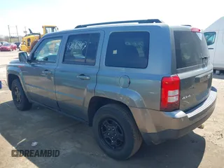 2012 Jeep Patriot Sport with VIN 1C4NJRBB0CD576612, listed as a IAAI auction lot 42076487 with 194,670 mi miles. Bid and sale history available at carsss.com. Image 3.