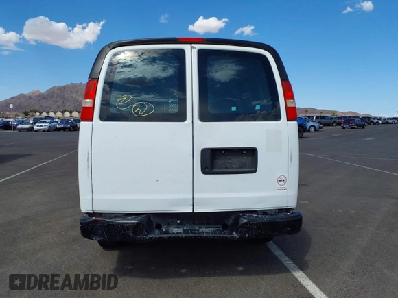 2011 Chevrolet Express Cargo z VIN 1GCWGGCA1B1157360, wystawiony jako IAAI lot #42344777 z przebiegiem 338 960 mil mil oraz . Historia ofert i sprzedaży dostępna na DreamBid. Obrazek 16.