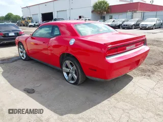 2009 Dodge Challenger R/T z VIN 2B3LJ54T89H588042, wystawiony jako IAAI lot #42122055 z przebiegiem Nie podano mil oraz . Historia ofert i sprzedaży dostępna na DreamBid. Obrazek 3.