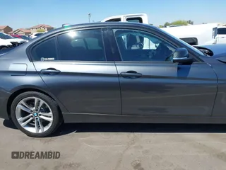 2016 BMW 3 Series 328i xDrive z VIN WBA8E3G53GNU05321, wystawiony jako IAAI lot #42036074 z przebiegiem 79 319 mil mil oraz . Historia ofert i sprzedaży dostępna na DreamBid. Obrazek 13.