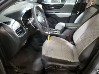 2023 Chevrolet Equinox LS z VIN 3GNAXSEG7PL174248, wystawiony jako Copart lot #50692335 z przebiegiem 51 303 mil mil oraz Szkoda całkowita • Salvage title. Historia ofert i sprzedaży dostępna na DreamBid. Obrazek 7.