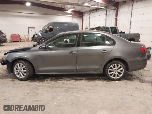 2011 Volkswagen Jetta SE with VIN 3VWDZ7AJXBM316686, listed as a IAAI auction lot 41218388 with 239,027 mi miles and . Bid and sale history available at DreamBid. Image 14.