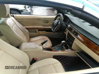 2007 BMW 3 Series 328i z VIN WBAWL13587PX15752, wystawiony jako IAAI lot #41819716 z przebiegiem Nie podano mil oraz . Historia ofert i sprzedaży dostępna na DreamBid. Obrazek 5.