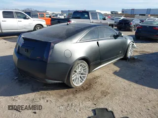 2011 Cadillac CTS-V z VIN 1G6DV1EP1B0120393, wystawiony jako IAAI lot #41322988 z przebiegiem 140 421 mil mil oraz . Historia ofert i sprzedaży dostępna na DreamBid. Obrazek 4.