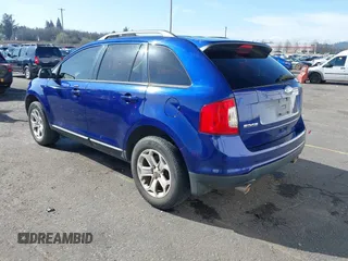 2013 Ford Edge SEL z VIN 2FMDK4JC7DBC96923, wystawiony jako IAAI lot #41720420 z przebiegiem 85 011 mil mil oraz . Historia ofert i sprzedaży dostępna na DreamBid. Obrazek 3.