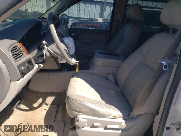 2010 Chevrolet Suburban LT with VIN 1GNUCJE00AR194783, listed as a Copart auction lot 48862905 with 397,952 mi miles and Salvage Title. Bid and sale history available at carsss.com. Image 7.