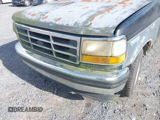 1993 Ford F-150 z VIN 1FTDF15H8PLA49895, wystawiony jako IAAI lot #42766515 z przebiegiem Nie podano mil oraz . Historia ofert i sprzedaży dostępna na DreamBid. Obrazek 6.