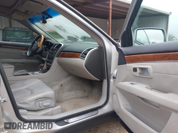 2007 Cadillac SRX with VIN 1GYEE63A870141367, listed as a IAAI auction lot 41585221 with 172,243 mi miles. Bid and sale history available at carsss.com. Image 5.