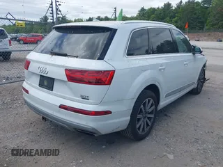 2018 Audi Q7 Premium Plus with VIN WA1LAAF70JD031855, listed as a IAAI auction lot 42267620 with 39,334 mi miles and . Bid and sale history available at DreamBid. Image 4.