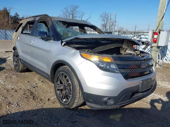 2015 Ford Explorer Sport with VIN 1FM5K8GT3FGA32239, listed as a IAAI auction lot 41124734 with 1 mi miles. Bid and sale history available at carsss.com. Image 1.