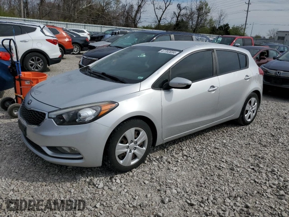 2016 Kia Forte LX z VIN KNAFK5A83G5647749, wystawiony jako Copart lot #47702034 z przebiegiem 75 492 mil mil oraz Szkoda całkowita • Salvage title. Historia ofert i sprzedaży dostępna na DreamBid. Obrazek 1.