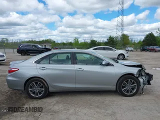 2015 Toyota Camry XLE z VIN 4T1BF1FK3FU956947, wystawiony jako IAAI lot #42342824 z przebiegiem 222 565 mil mil oraz . Historia ofert i sprzedaży dostępna na DreamBid. Obrazek 14.