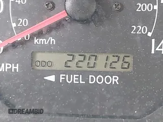 2002 Toyota Solara SE z VIN 2T1CE22P82C012944, wystawiony jako IAAI lot #42372462 z przebiegiem 220 126 mil mil oraz . Historia ofert i sprzedaży dostępna na DreamBid. Obrazek 15.