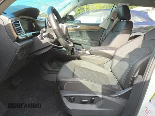 2025 Volkswagen Atlas SE with VIN 1V2HR2CA1SC555919, listed as a Copart auction lot 62876785 with 2,377 mi miles and Non repairable. Bid and sale history available at DreamBid. Image 8.