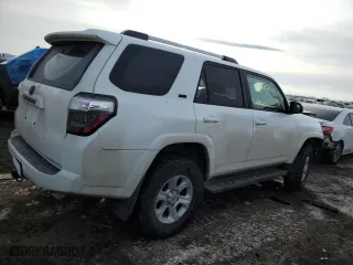 2019 Toyota 4Runner SR5 with VIN JTEBU5JR7K5680472, listed as a Copart auction lot 46101035 with 70,567 mi miles and Salvage Title. Bid and sale history available at carsss.com. Image 3.