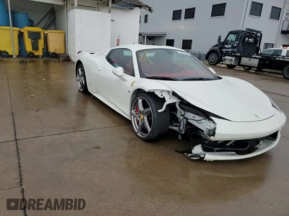 2014 Ferrari 458 Italia z VIN ZFF68NHA1E0198612, wystawiony jako Copart lot #54941365 z przebiegiem 4 506 mil mil oraz Szkoda całkowita • Salvage title. Historia ofert i sprzedaży dostępna na DreamBid. Obrazek 14.