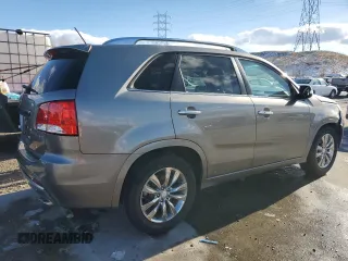 2013 Kia Sorento SX with VIN 5XYKW4A28DG364195, listed as a Copart auction lot 84892314 with 161,439 mi miles and Salvage title. Bid and sale history available at DreamBid. Image 3.