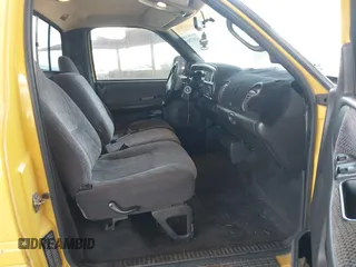 2000 Dodge 1500 z VIN 1B7HC16ZXYS543037, wystawiony jako IAAI lot #42477808 z przebiegiem 165 294 mil mil oraz . Historia ofert i sprzedaży dostępna na DreamBid. Obrazek 5.