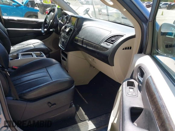 2012 Chrysler Town & Country Touring z VIN 2C4RC1BG1CR188505, wystawiony jako IAAI lot #42224196 z przebiegiem 200 852 mil mil oraz . Historia ofert i sprzedaży dostępna na DreamBid. Obrazek 5.
