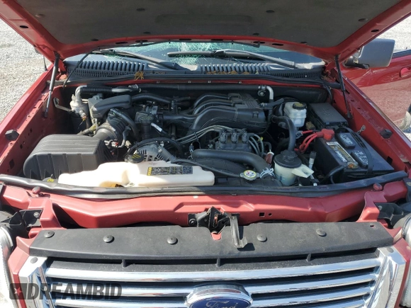 2008 Ford Explorer XLT z VIN 1FMEU73E68UB18368, wystawiony jako Copart lot #59526225 z przebiegiem 118 319 mil mil oraz Szkoda całkowita • Salvage title. Historia ofert i sprzedaży dostępna na DreamBid. Obrazek 12.