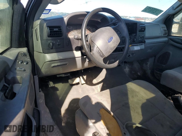 2005 Ford F-250 XL z VIN 1FTSX20P85EC59147, wystawiony jako Copart lot #51835615 z przebiegiem Nie podano mil oraz Szkoda całkowita • Salvage title. Historia ofert i sprzedaży dostępna na DreamBid. Obrazek 8.
