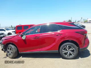 2023 Lexus RX 350h z VIN 2T2BBMCA1PC007338, wystawiony jako IAAI lot #42630893 z przebiegiem 15 355 mil mil oraz . Historia ofert i sprzedaży dostępna na DreamBid. Obrazek 14.