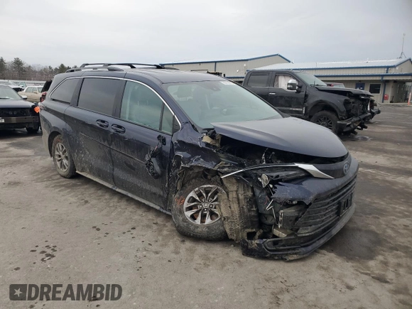 2024 Toyota Sienna LE with VIN 5TDKSKFC9RS113116, listed as a Copart auction lot 88709905 with 23,282 mi miles and Salvage Title. Bid and sale history available at carsss.com. Image 4.