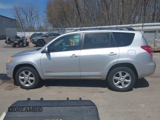 2010 Toyota RAV4 Ltd with VIN 2T3DF4DV5AW070569, listed as a IAAI auction lot 42105082 with 207,432 mi miles. Bid and sale history available at carsss.com. Image 14.