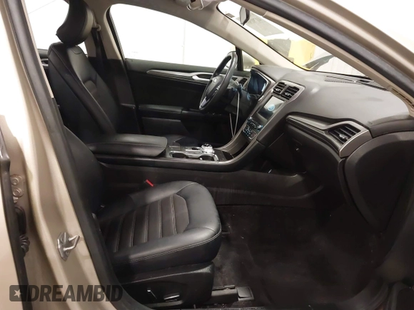 2017 Ford Fusion SE with VIN 3FA6P0HD1HR275097, listed as a IAAI auction lot 41791961 with 136,887 mi miles. Bid and sale history available at carsss.com. Image 5.