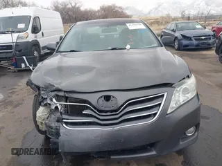 2011 Toyota Camry LE z VIN 4T4BF3EK7BR165320, wystawiony jako IAAI lot #41299126 z przebiegiem 271 182 mil mil oraz . Historia ofert i sprzedaży dostępna na DreamBid. Obrazek 12.