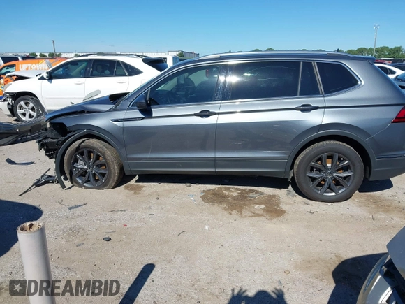 2024 Volkswagen Tiguan SE with VIN 3VV3B7AX9RM001526, listed as a IAAI auction lot 42216575 with 8,548 mi miles and . Bid and sale history available at DreamBid. Image 14.