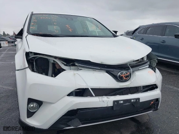 2018 Toyota RAV4 XLE with VIN JTMWFREVXJJ202406, listed as a IAAI auction lot 41789165 with 48,026 mi miles. Bid and sale history available at carsss.com. Image 6.