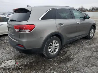 2016 Kia Sorento LX with VIN 5XYPG4A59GG183592, listed as a Copart auction lot 42480615 with 184,205 mi miles and Salvage Title. Bid and sale history available at carsss.com. Image 3.