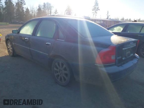 2005 Volvo S80 with VIN YV1TS592X51399861, listed as a IAAI auction lot 41422980 with 172,113 mi miles. Bid and sale history available at carsss.com. Image 3.