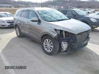 2017 Kia Sorento LX V6 with VIN 5XYPG4A50HG212110, listed as a IAAI auction lot 41654708 with 132,252 mi miles. Bid and sale history available at carsss.com. Image 1.