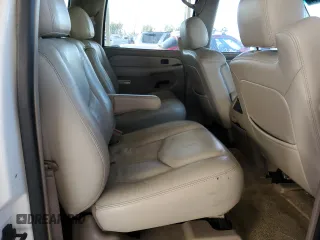 2003 Chevrolet Suburban LT with VIN 3GNFK16Z33G218425, listed as a Copart auction lot 81138144 with 246,985 mi miles and Salvage title. Bid and sale history available at DreamBid. Image 12.