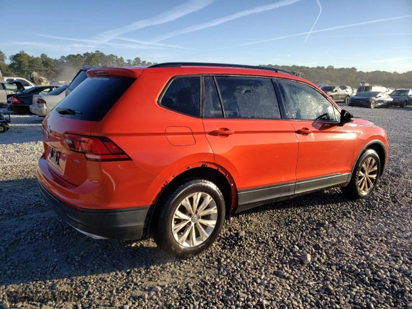 2018 Volkswagen Tiguan S with VIN 3VV1B7AX7JM029207, listed as a Copart auction lot 77978224 with 103,900 mi miles and Salvage Title. Bid and sale history available at carsss.com. Image 3.